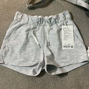 NWT Lululemon On The Fly Short